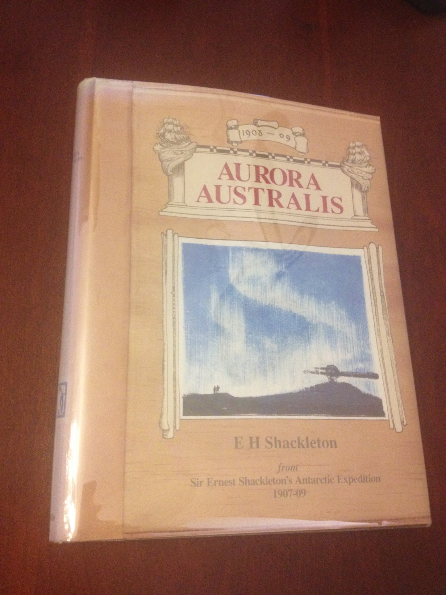 AURORA AUSTRALIS - ERNEST H. SHACKLETON