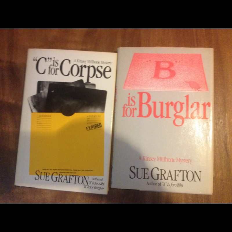 A + B + C IS FOR ...    BY: SUE GRAFTON [BOOK TRIO] BooksCardsNBikes