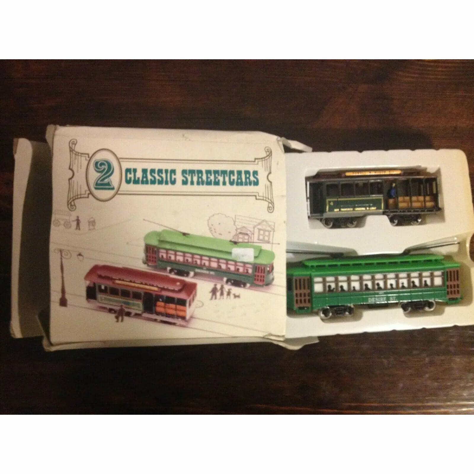 Two Classic Street Cars: HO Gauge [Toy Train Car] BooksCardsNBikes