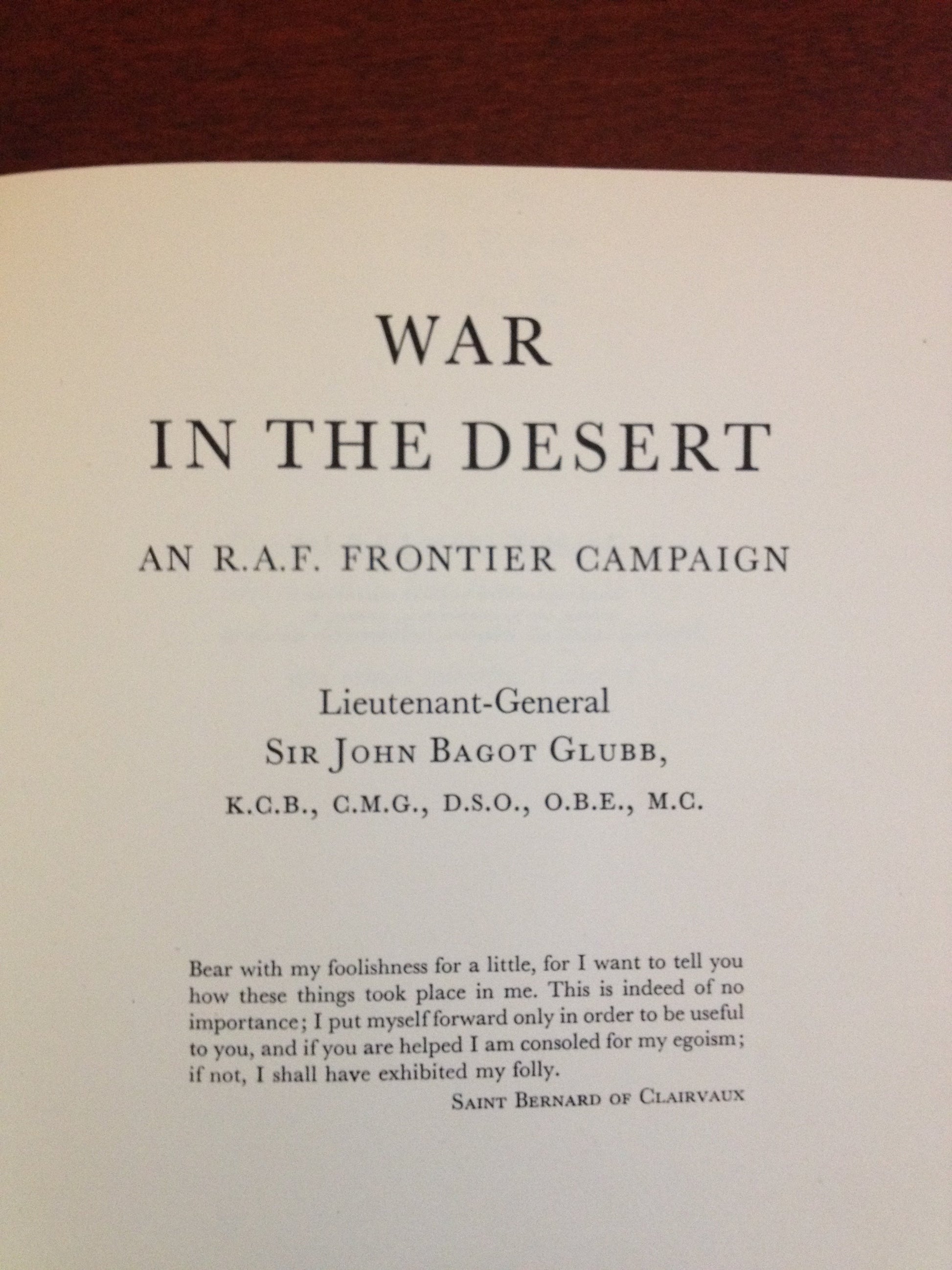 WAR IN THE DESERT   BY: GLUBB PASCHA BooksCardsNBikes